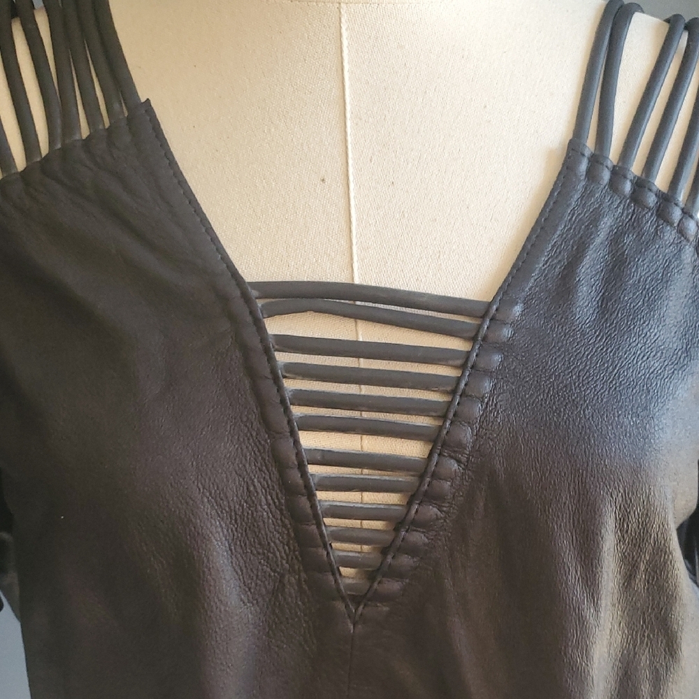 Vtg St. Tropez Black Strappy Fringe V-Neck Leather Top - Picture 5 of 15